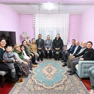 “Türkiye Yüzyılı’nda Kuşaklar El Ele: Dört Kuşak Bir Arada Yaşayan Koç Ailesine Anlamlı Ziyaret” - fotoğraf 1