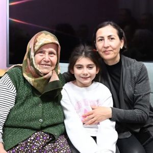 “Türkiye Yüzyılı’nda Kuşaklar El Ele: Dört Kuşak Bir Arada Yaşayan Koç Ailesine Anlamlı Ziyaret” - fotoğraf 3