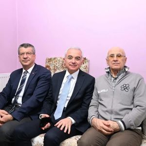 “Türkiye Yüzyılı’nda Kuşaklar El Ele: Dört Kuşak Bir Arada Yaşayan Koç Ailesine Anlamlı Ziyaret” - fotoğraf 4