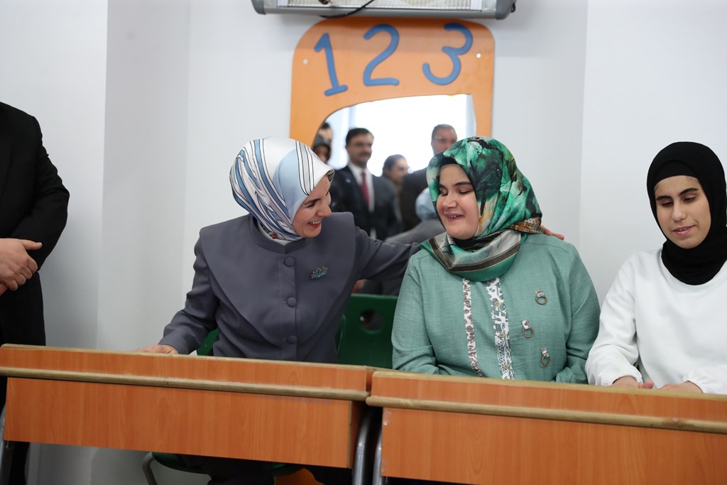 Bakanımız Göktaş: “Kamuda 13 bin 385 görme engelli vatandaşımız istihdam edildi”