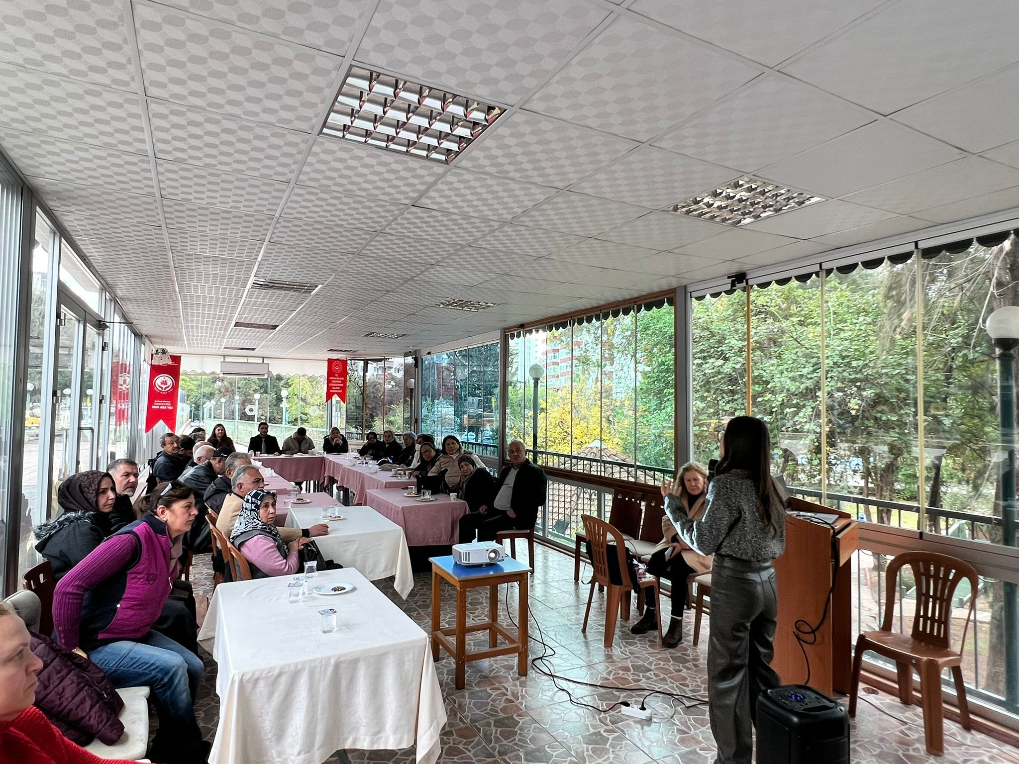 YEDİPINAR GÜNDÜZ BAKIM REHABİLİTASYON VE AİLE DANIŞMA MERKEZİMİZDEN HİZMET ALAN BİREYLERİMİZİN AİLELERİYLE TOPLANTI GERÇEKLEŞTİRDİK