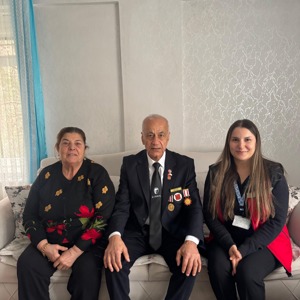 Sosyal Hizmet Merkezlerimiz, Aziz Şehitlerimizin kıymetli emanetleri ve Kahraman Gazilerimizi il genelinde ziyaret etmeye, gönüllere dokunmaya devam etmektedir. - fotoğraf 3