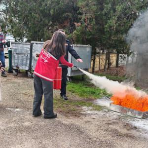 Kırklareli’nde Personele Yönelik Yangın Eğitimi ve Tatbikatı Gerçekleştirildi - fotoğraf 2