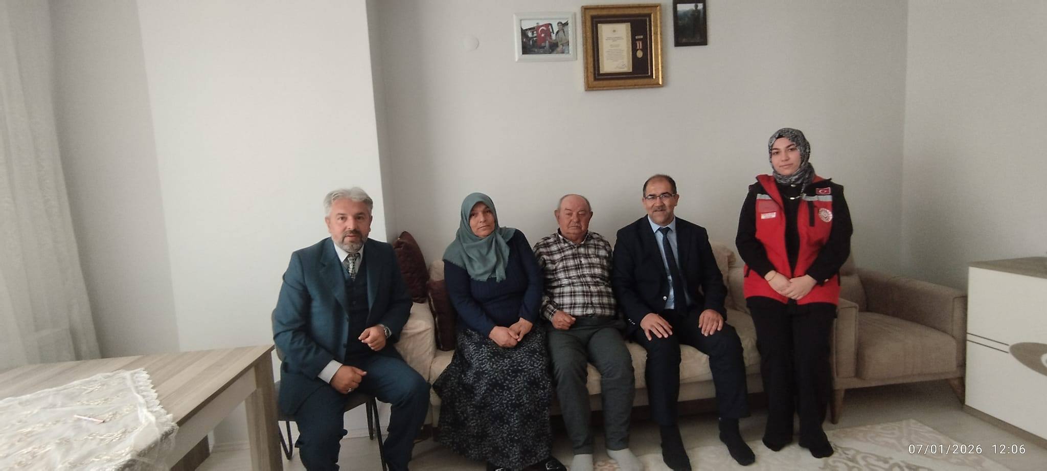 24.05.2017 tarihinde Şırnak ili Uludere ilçesinde mayın arama faaliyetleri sırasında şehit olan kahramanımız Sedat DÜZGÜN’ün kıymetli ailesi; personellerimiz ile birlikte ziyaret edilmiştir.