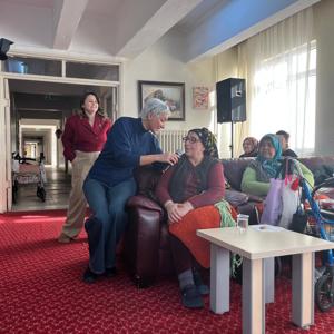 Öğrenciler Edirne Huzurevinde Kalan Yaşlılarımıza Battaniye Hediye Etti. - fotoğraf 5
