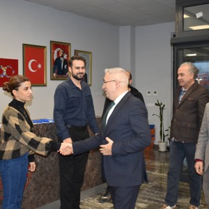 Hasan Öztimur Huzurevimizde Büyüklerimizin hayır dualarını aldık, kandil sevinçlerine ortak olduk - fotoğraf 2