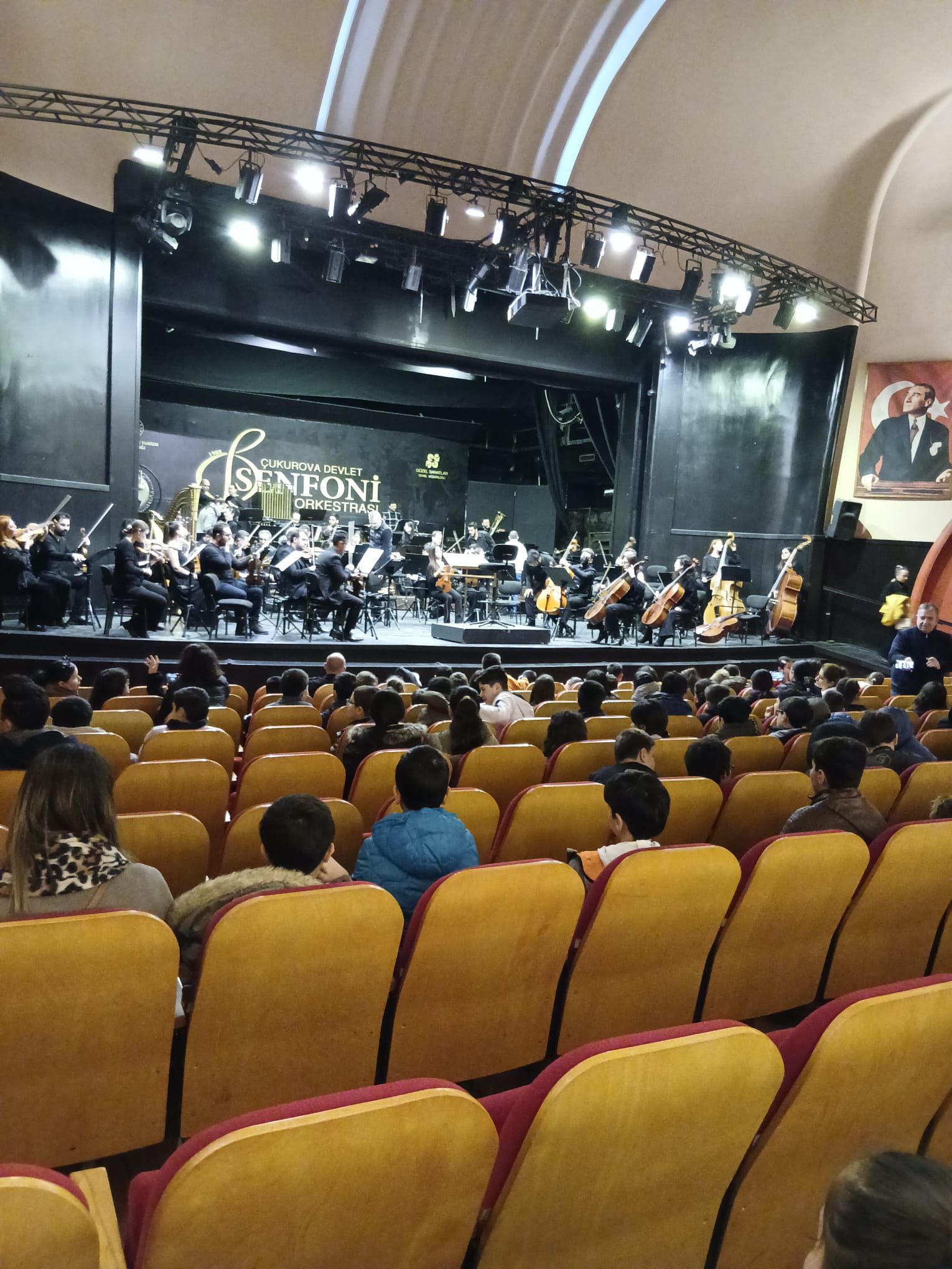 ÇOCUKLARIMIZLA MÜZİK ALETLERİ TANITIMI VE MİNİ KONSER ETKİNLİĞİ