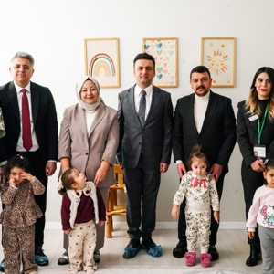 Vali Yardımcımız Sayın İhsan Maskar, İl Müdürümüz Özgür Kırmızıtaş ile birlikte;  Minik Adımlar Gündüz Bakımevi  Kılavuz Kreş ve Gündüz Bakımevini ziyaret etti. - fotoğraf 1