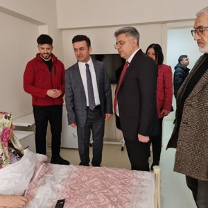 Vali Yardımcımız Sayın İhsan Maskar, İl Müdürümüz Sayın Özgür Kırmızıtaş ile birlikte;  Karahan Bakım Merkezi  Sivas Bakım Merkezi - fotoğraf 3