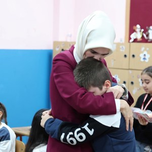Bakanımız Göktaş, babası Pençe-Kilit Harekatı'nda şehit olan öğrencinin karne törenine katıldı - fotoğraf 2