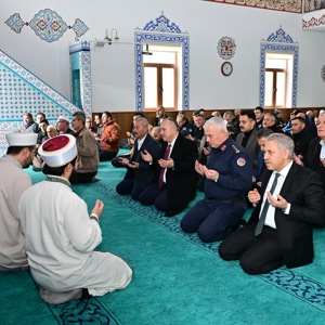 Polis Memuru Furkan Demir’in şehadetinin sene-i devriyesi münasebetiyle Çetinel Camii’nde düzenlenen mevlid programı - fotoğraf 3