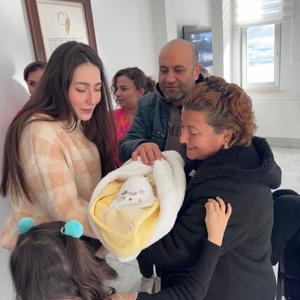 “Geçici Koruyucu Aile” modelinin 100’üncü Bebeği Ege Berk, Samsun’da koruyucu ailesiyle buluştu - fotoğraf 1