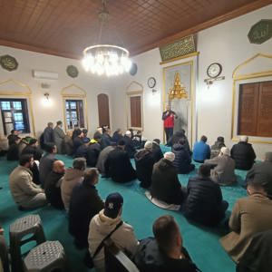 Sosyal Hizmet Merkezlerimiz tarafından İlimiz genelindeki camilerde cuma namazı öncesi koruyucu ve önleyici hizmetlerimiz kapsamında farkındalık eğitimlerimiz devam ediyor - fotoğraf 1
