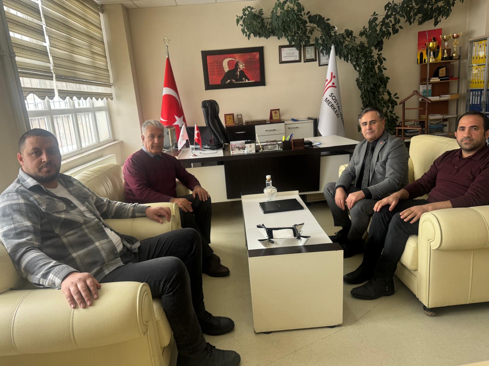 İl Müdürümüz Vefa Akdoğan'dan Tatvan Sosyal Hizmet Merkezi Müdürlüğüne Ziyaret 