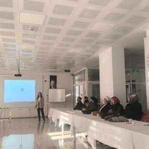 Stresle Başa Çıkma Yöntemleri konulu eğitim verilmiş ve bir başa çıkma yöntemi olan Nefes Egzersizi uygulamalı olarak gösterilmiştir. - fotoğraf 3
