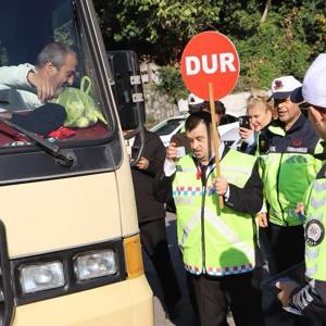 3 Aralık Dünya Engelliler Günü kapsamında  temsili trafik uygulaması gerçekleştirilmiştir. - fotoğraf 10