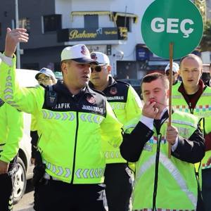 3 Aralık Dünya Engelliler Günü kapsamında  temsili trafik uygulaması gerçekleştirilmiştir. - fotoğraf 11
