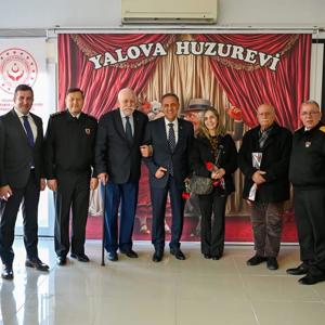 Valimiz Dr. Ahmet Hamdi Usta’dan Yalova Huzurevi’ne Ziyaret - fotoğraf 1