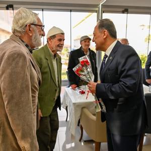 Valimiz Dr. Ahmet Hamdi Usta’dan Yalova Huzurevi’ne Ziyaret - fotoğraf 6
