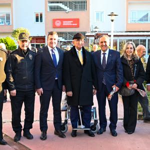 Valimiz Dr. Ahmet Hamdi Usta’dan Yalova Huzurevi’ne Ziyaret - fotoğraf 2