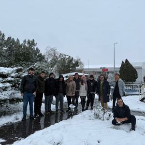 Özel Gereksinimli Bireylerimiz ve Personellerimiz Kar Topu Oynadı. - fotoğraf 1