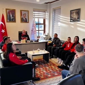 Deaflympics’te Başarı Elde Eden Samsunlu Milli Sporculardan İl Müdürlüğümüze Ziyaret - fotoğraf 2