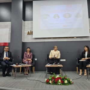 Aile Yılında Hayatın Her Köşesi; Din, Hukuk ve Sosyal Hizmet Penceresinde Aile Paneli İlk Oturumuna İl Müdürümüz Sayın Emine BÖÇKÜN Katılım Sağladı. - fotoğraf 2