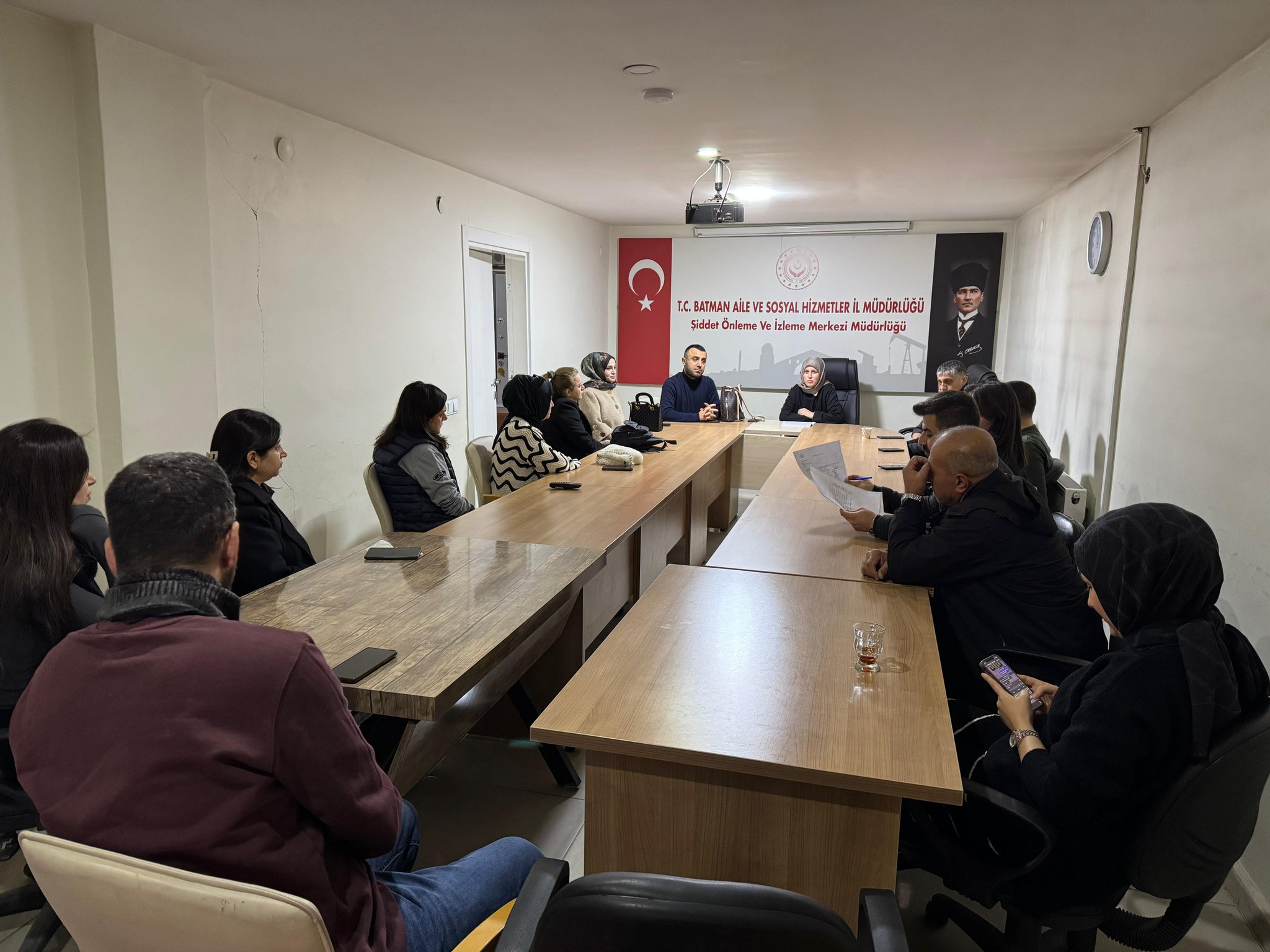 "657 Sayılı Devlet Memurları  Kanunu,  Yazışma  ve  Protokol  Kuralları"  konularında  hizmet içi eğitim 