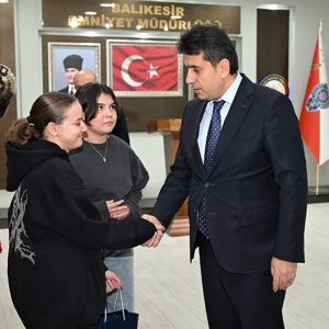 İl Müdürümüz Sayın Emine BÖÇKÜN ve Beraberindeki Heyet İl Emniyet Müdürü Sayın Şükrü YAMAN’a Ziyaret Gerçekleştirdi - fotoğraf 3