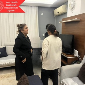 İl Müdürümüz Sayın Emine BÖÇKÜN, Yeni Yılın İlk Saatlerinde Kuruluşlarda Görev Yapan Çalışma Arkadaşlarımızı ve Hizmet Alanları Ziyaret Etti - fotoğraf 4