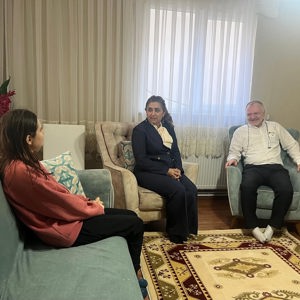İl Müdürümüz Sayın Emine BÖÇKÜN, Balıkesir Görme Engelliler Gençlik ve Spor Derneği Başkanı Sayın Akif ERGÜN'ün Ailesine Hane Ziyareti Gerçekleştirdi - fotoğraf 2