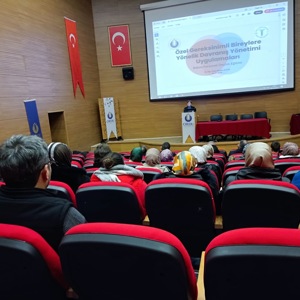 İl Müdürlüğü'müze bağlı yatılı çocuk kuruluşları ve özel bakım merkezlerinde görev yapan bakım personeli ve meslek elemanlarına yönelik eğitim programı düzenlendi. - fotoğraf 3