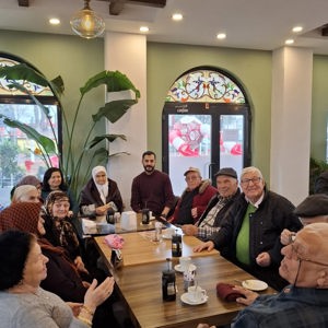 Balıkesir Huzurevi Yaşlı Bakım ve Rehabilitasyon Merkezi Müdürlüğümüzdeki Sakinlerimizle “Emekli Kafe”ye Keyifli Bir Ziyaret Gerçekleştirdi - fotoğraf 2