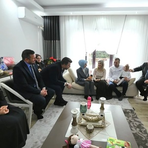 Bakanımız Sayın Mahinur ÖZDEMİR GÖKTAŞ; Koruyucu Ailemize Hane Ziyareti Gerçekleştirdi - fotoğraf 1