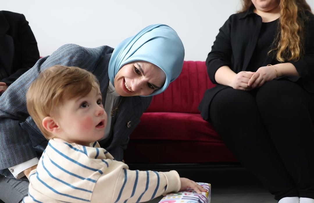 Bakanımız Sayın Mahinur ÖZDEMİR GÖKTAŞ, Aziz Şehidimiz J. Uzm. Çvş. Orhan Burak BÜYÜKÇAYLI’nın Kıymetli Ailesine Hane Ziyareti Gerçekleştirdi