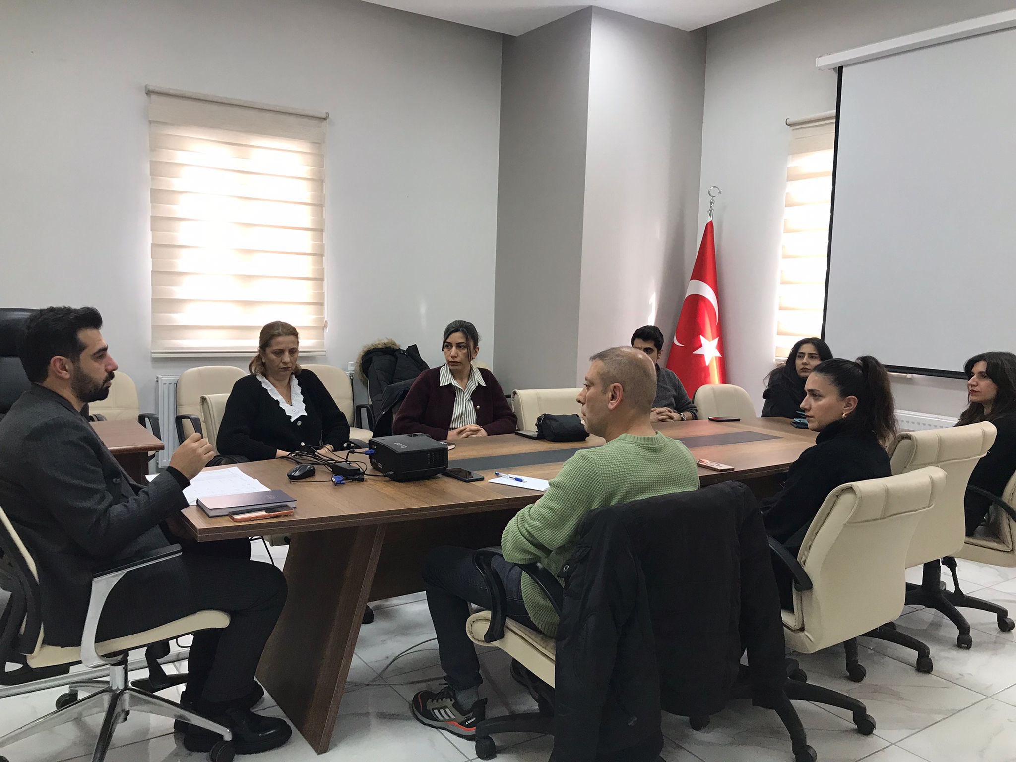 İl Müdürümüz Sayın Hüseyin Okan, Müdürlüğümüze bağlı Şiddet Önleme ve İzleme Merkezi (ŞÖNİM) ve Tunceli Sosyal Hizmet Merkezi Kadın İrtibat Görevlileri ile bir çalışma toplantısı gerçekleştirdi