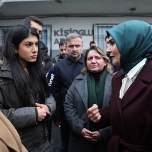 Bakanımız Göktaş'tan İBB'nin kreşinde darp ve istismara uğradığı iddia edilen çocuğun ailesine ziyaret - fotoğraf 2