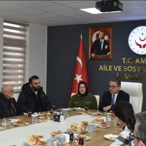 İl Müdürümüz Sayın Adem Yücel, Amasya Gazeteciler Cemiyeti Başkanı Sayın Cihan OKUR ve cemiyetin değerli üyeleriyle düzenlenen kahvaltı programında bir araya geldi. - fotoğraf 1