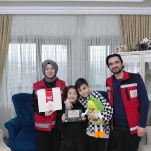 Şehit ve Gazi Emanetlerimizin İlk Karne Sevincini Paylaştık - fotoğraf 1
