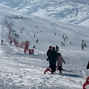 Minik Kalplerle Karda Kocaman Mutluluklar - fotoğraf 1