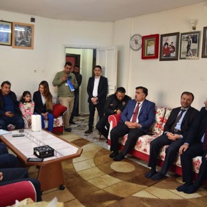 Tarsus Kaymakamı Kadir Sertel OTÇU Şehit Yakınlarımıza Ziyaretler Gerçekleştirdi  - fotoğraf 2