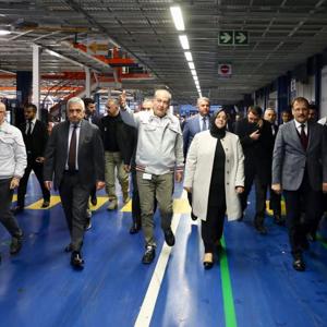 Bakan Selçuk Bursa’da Gündüzlü Bakım Merkezi ve Huzurevi Açılışları Gerçekleştirdi - fotoğraf 15