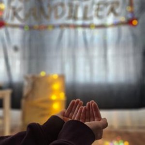 Miraç Kandili vesilesiyle İl Müftü Yrd. Nuran BAYRAK'ın da katılımıyla çocuk evlerimizde kalan çocuklarimizla beraber miraç gecesinin anlam ve önemini yad ederek, mevlidler okuduk.     - fotoğraf 1