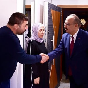 Şehit Polisimizin Ailesine Ziyaret - fotoğraf 1