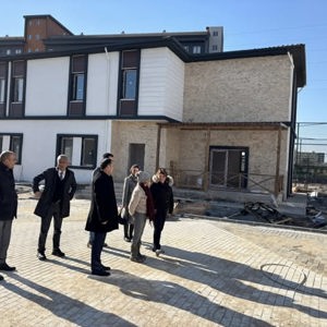 İl Müdürümüz İlkay Türkoğlu, yapımı tamamlanan Çocukevleri Sitesi ile İhtisaslaşmış Çocuk Evleri Sitesi hizmet binalarında yerinde inceledi - fotoğraf 1
