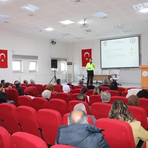 Karayolu Trafik Güvenliği Eğitimi Gerçekleştirdik - fotoğraf 1