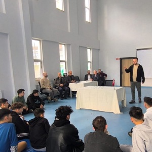 Ulubey ÇES Gençlerine “Hayata Hazırlama Çalışmaları” Kapsamında Rehberlik Seminerleri - fotoğraf 4