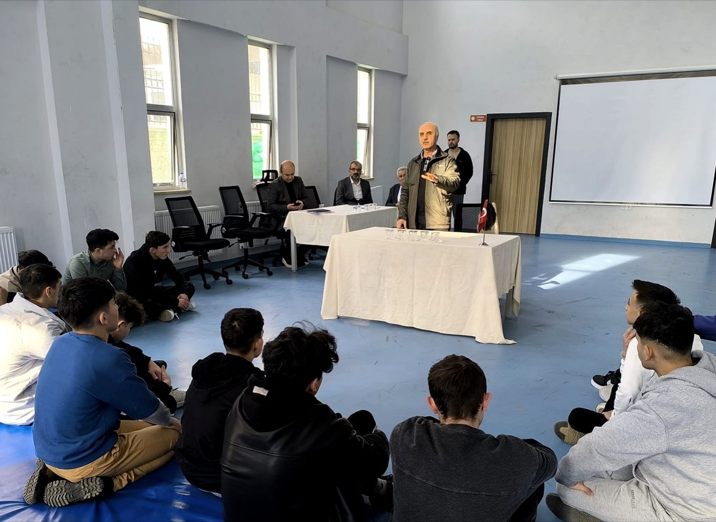 Ulubey ÇES Gençlerine “Hayata Hazırlama Çalışmaları” Kapsamında Rehberlik Seminerleri