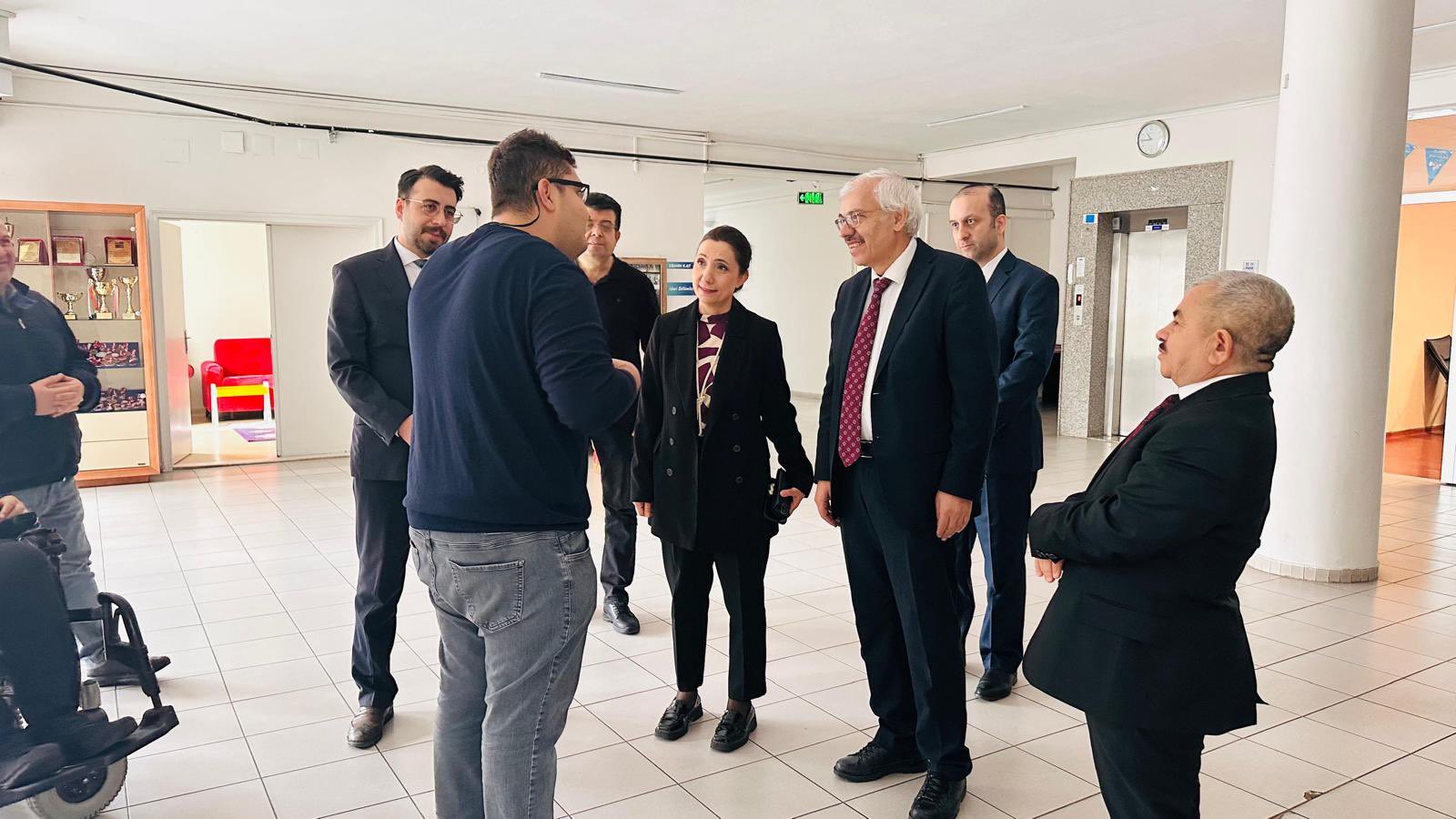 Vali Yardımcımız Adnan TÜRKDAMAR’dan İstikbal Rehabilitasyon ve Aile Danışma Merkezine Ziyaret