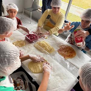 Afyonkarahisar Engelsiz Yaşam Bakım, Rehabilitasyon Merkezinde Pizza Yapım Etkinliği  - fotoğraf 4